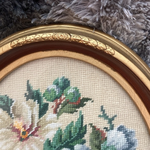 Vintage Needlework flowers in golden worked wood frame - Picture 6 of 16